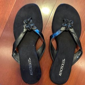 Aerosols Black Floral flip flops
